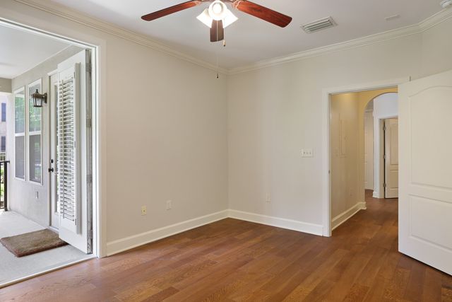 311 Seven Springs Way Apt 104, Brentwood, TN 37027