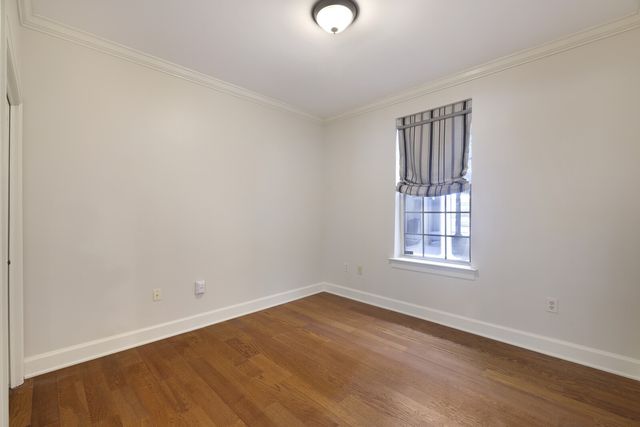 311 Seven Springs Way Apt 104, Brentwood, TN 37027