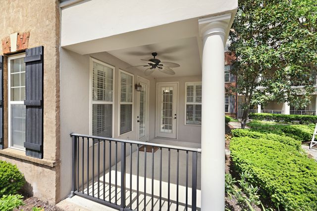311 Seven Springs Way Apt 104, Brentwood, TN 37027