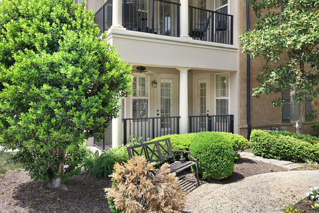311 Seven Springs Way Apt 104, Brentwood, TN 37027