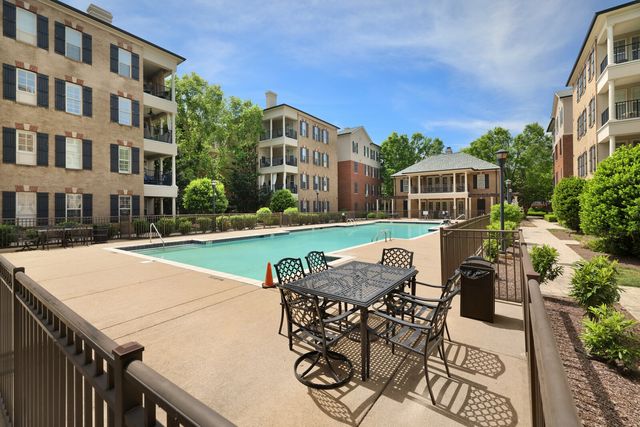 311 Seven Springs Way Apt 104, Brentwood, TN 37027