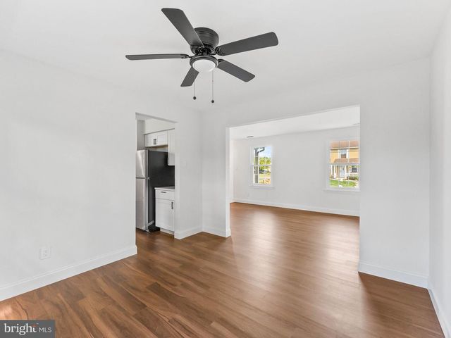10 SLEEPY HOLLOW LN, Sicklerville, NJ 08081