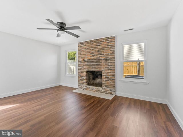 10 SLEEPY HOLLOW LN, Sicklerville, NJ 08081