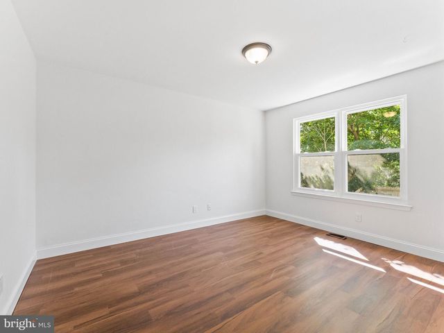 10 SLEEPY HOLLOW LN, Sicklerville, NJ 08081