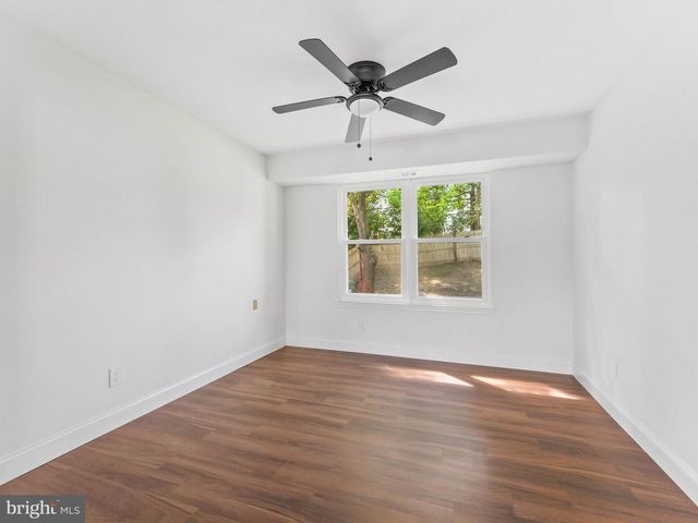 10 SLEEPY HOLLOW LN, Sicklerville, NJ 08081