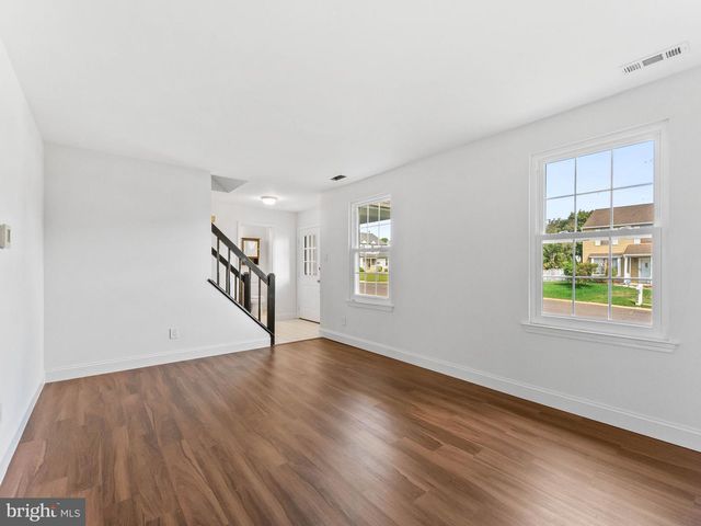 10 SLEEPY HOLLOW LN, Sicklerville, NJ 08081