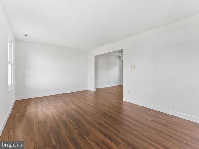 10 SLEEPY HOLLOW LN, Sicklerville, NJ 08081