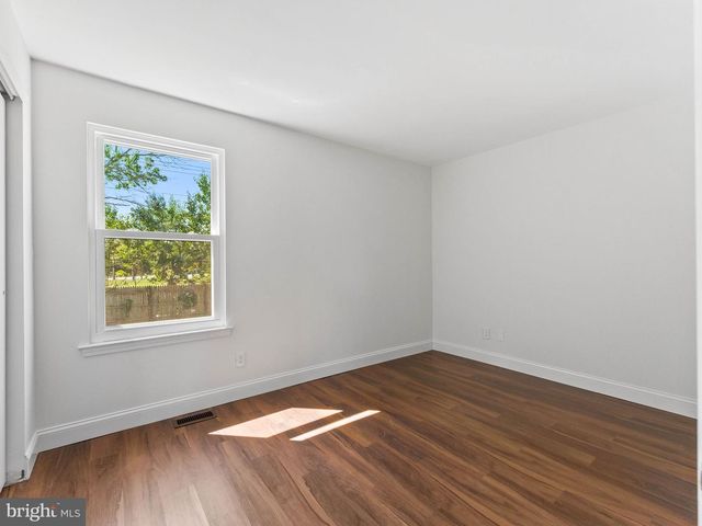 10 SLEEPY HOLLOW LN, Sicklerville, NJ 08081