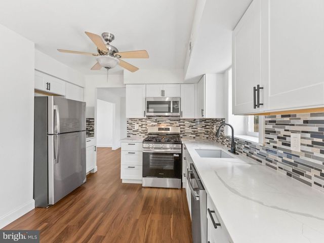 10 SLEEPY HOLLOW LN, Sicklerville, NJ 08081