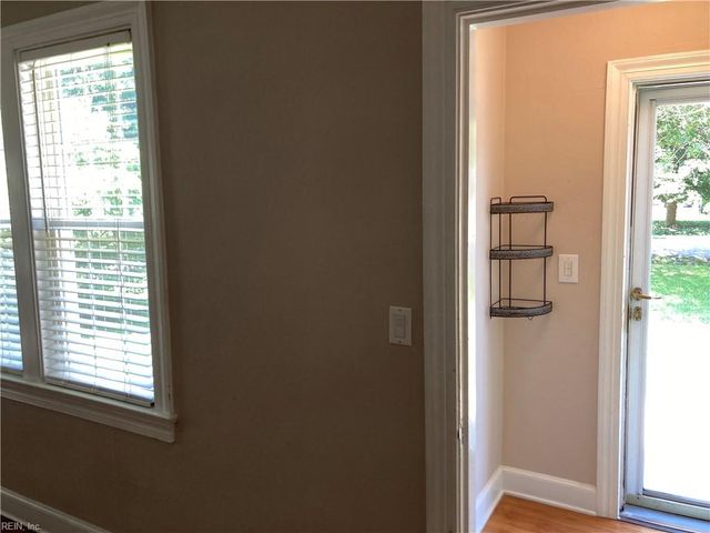 48 Elm AVE, Newport News, VA 23601