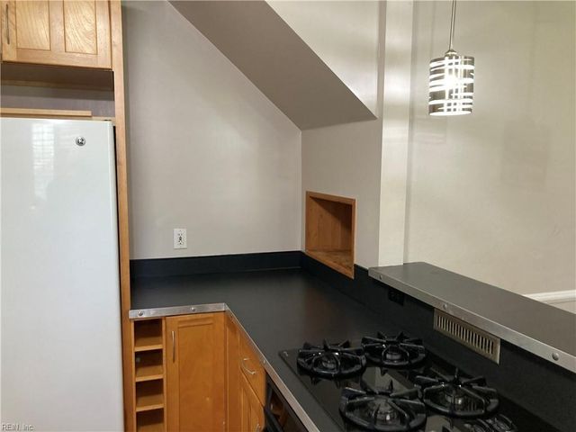 48 Elm AVE, Newport News, VA 23601