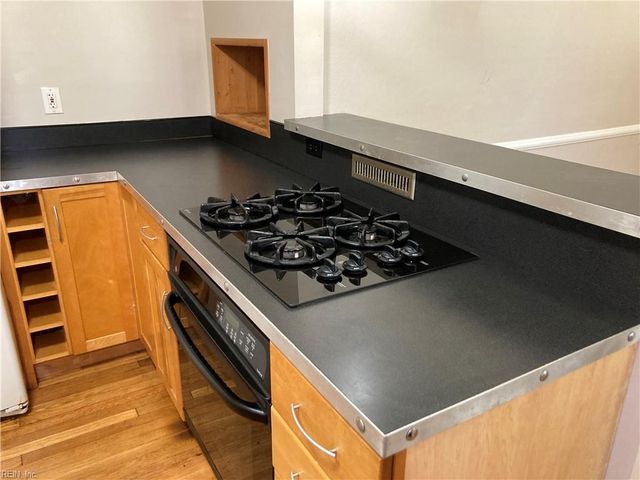 48 Elm AVE, Newport News, VA 23601