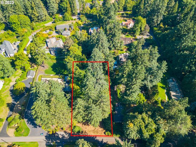 11000 S COLLINA Ave, Portland, OR 97219