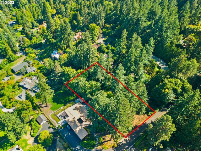 11000 S COLLINA Ave, Portland, OR 97219