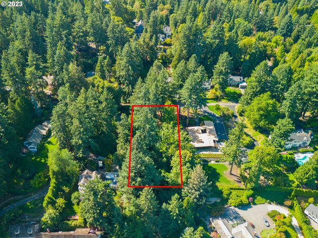 11000 S COLLINA Ave, Portland, OR 97219