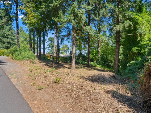 11000 S COLLINA Ave, Portland, OR 97219