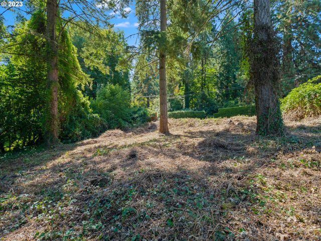 11000 S COLLINA Ave, Portland, OR 97219