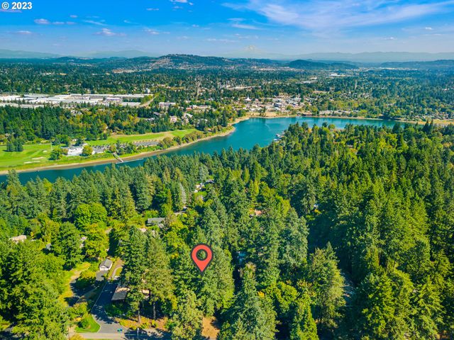11000 S COLLINA Ave, Portland, OR 97219