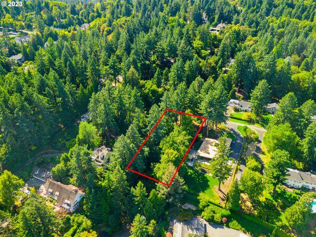 11000 S COLLINA Ave, Portland, OR 97219