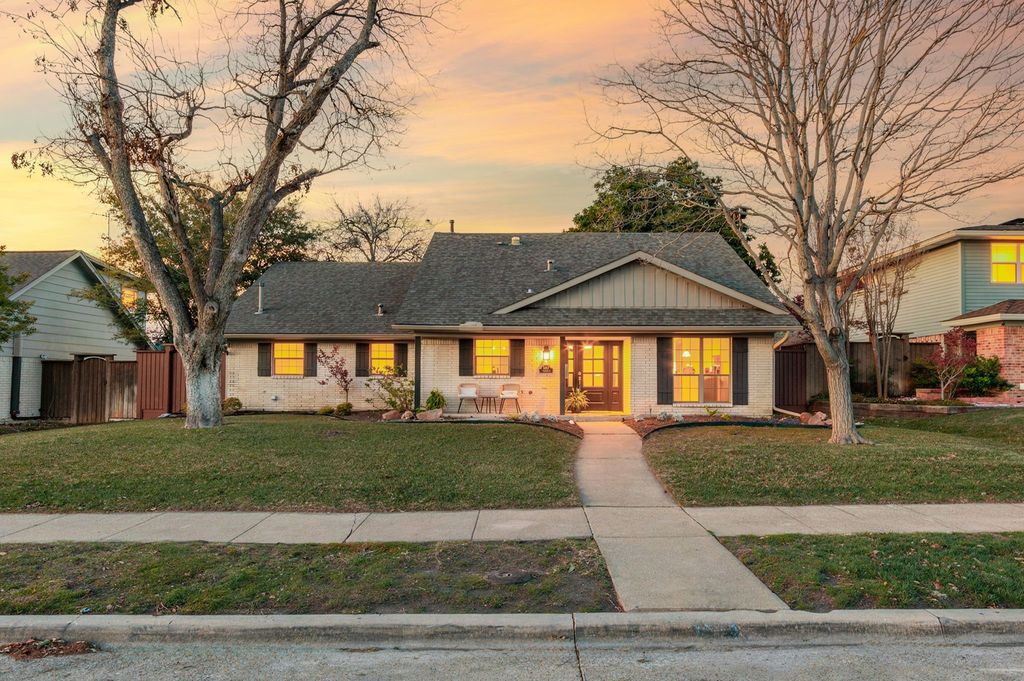 7853 El Pensador Drive, Dallas, TX 75248