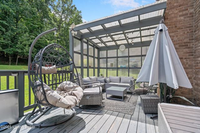 7503 Meaganwood Pl, Louisville, KY 40214