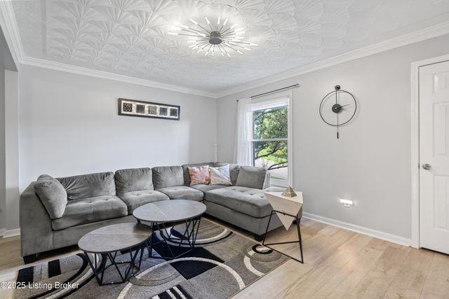 7503 Meaganwood Pl, Louisville, KY 40214