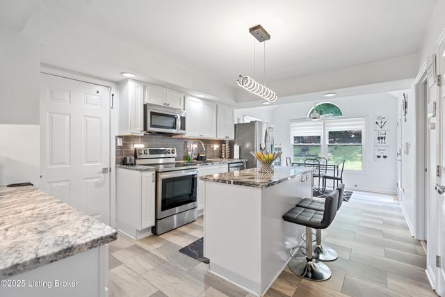 7503 Meaganwood Pl, Louisville, KY 40214