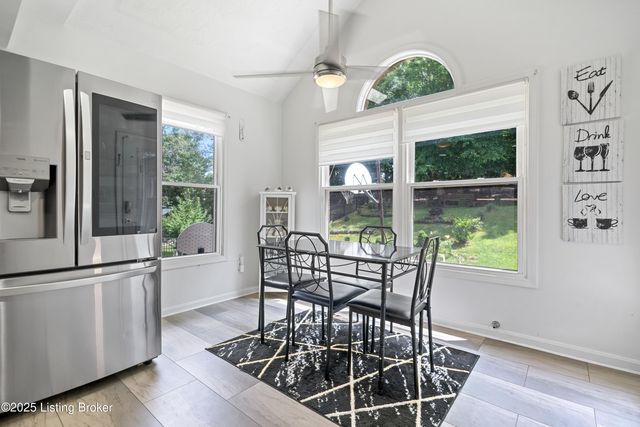 7503 Meaganwood Pl, Louisville, KY 40214