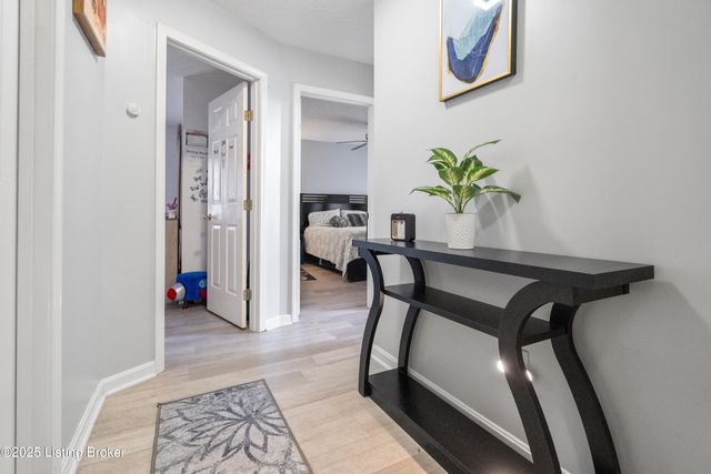 7503 Meaganwood Pl, Louisville, KY 40214