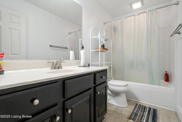 7503 Meaganwood Pl, Louisville, KY 40214