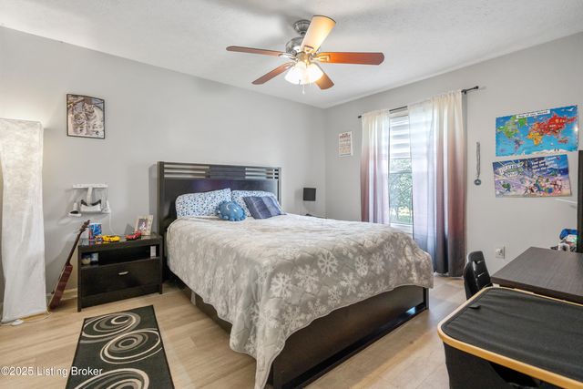 7503 Meaganwood Pl, Louisville, KY 40214