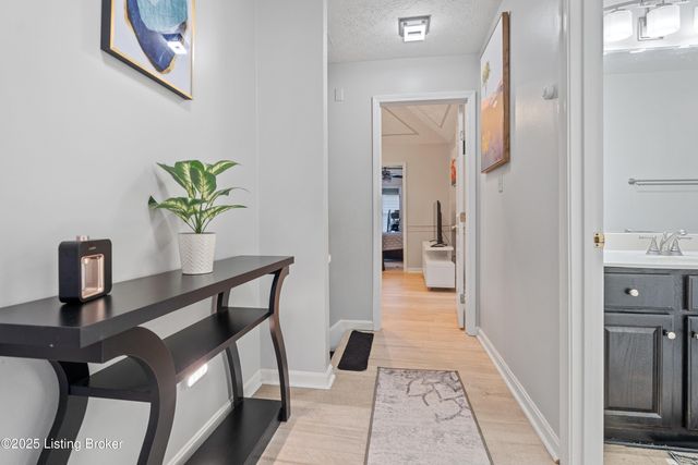 7503 Meaganwood Pl, Louisville, KY 40214