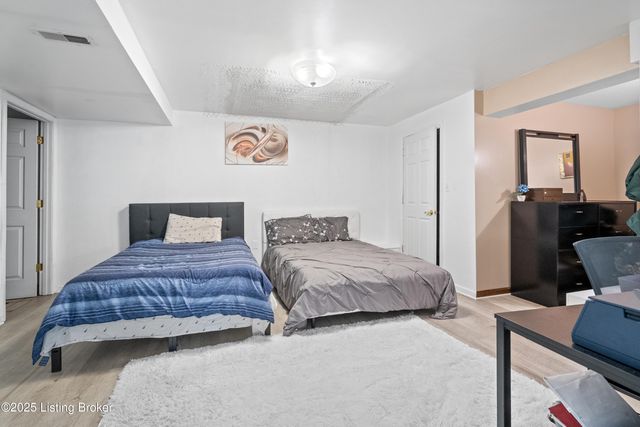 7503 Meaganwood Pl, Louisville, KY 40214