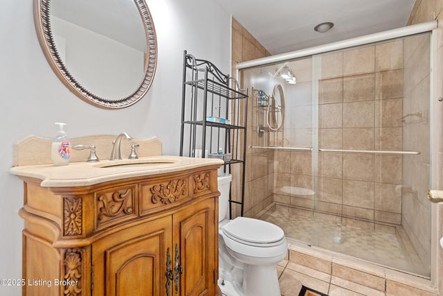 7503 Meaganwood Pl, Louisville, KY 40214