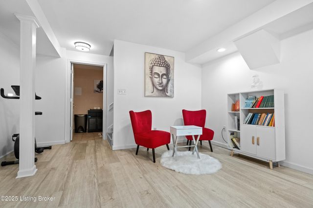 7503 Meaganwood Pl, Louisville, KY 40214