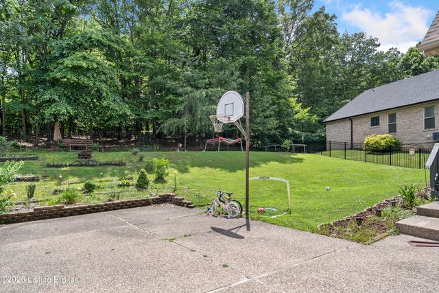 7503 Meaganwood Pl, Louisville, KY 40214