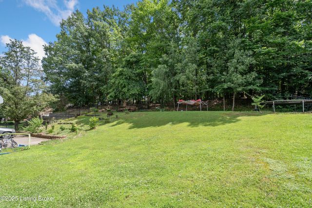 7503 Meaganwood Pl, Louisville, KY 40214