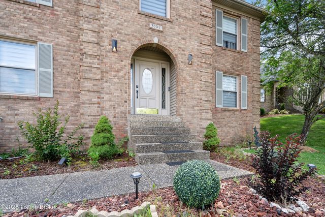 7503 Meaganwood Pl, Louisville, KY 40214