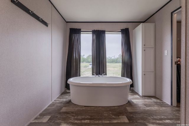 240 Private Road 4653, Hondo, TX 78861