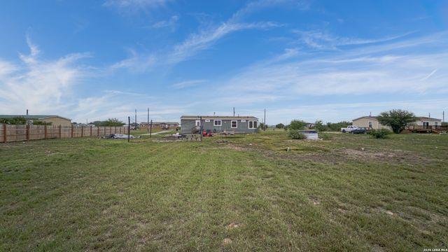 240 Private Road 4653, Hondo, TX 78861