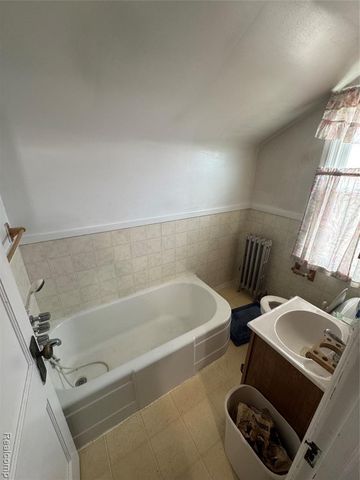 18230 Frazho Road, Roseville, MI 48066