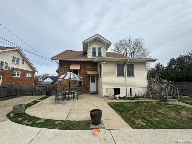 18230 Frazho Road, Roseville, MI 48066