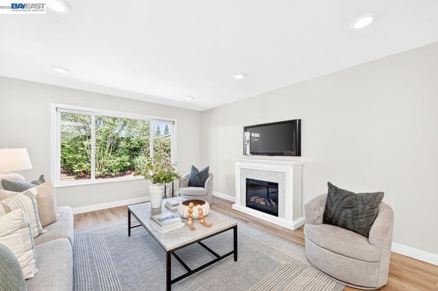 4127 Alvarado St, Pleasanton, CA 94566