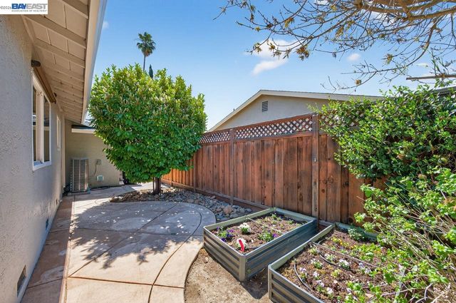 4127 Alvarado St, Pleasanton, CA 94566