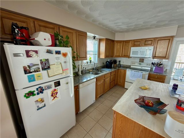 6 Wilson Street 1, Bristol, RI 02809