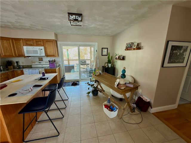 6 Wilson Street 1, Bristol, RI 02809