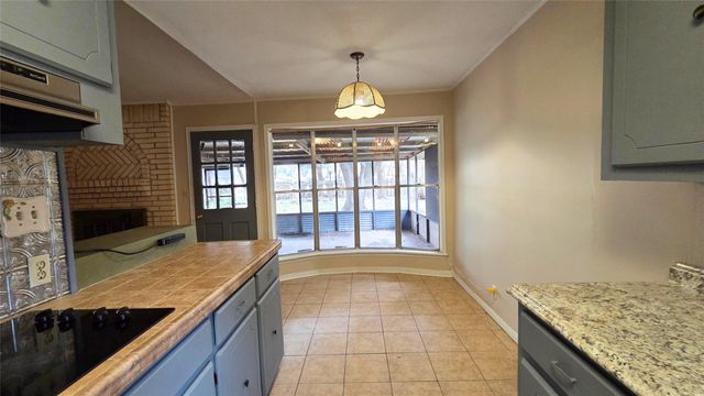 2105 Willow Street, Bay City, TX 77414