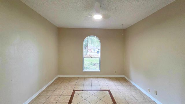 2105 Willow Street, Bay City, TX 77414