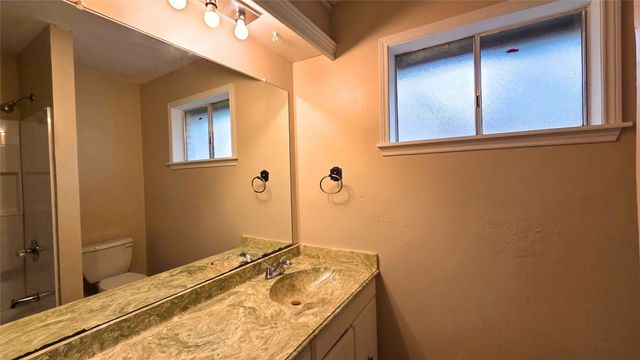 2105 Willow Street, Bay City, TX 77414