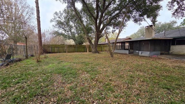 2105 Willow Street, Bay City, TX 77414